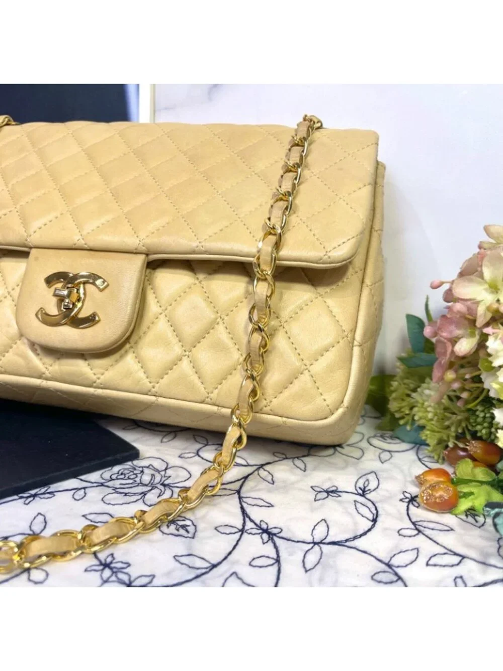 Chanel Vintage Turnlock Quilted Beige Shoulder Bag